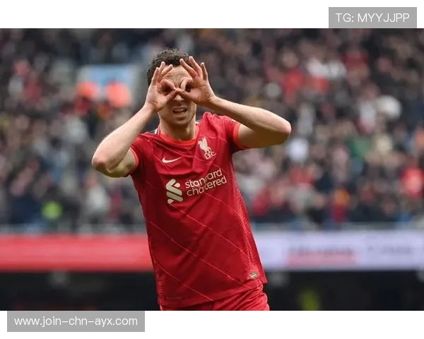 利物浦范戴克角球争顶建功，重现铁塔姿态