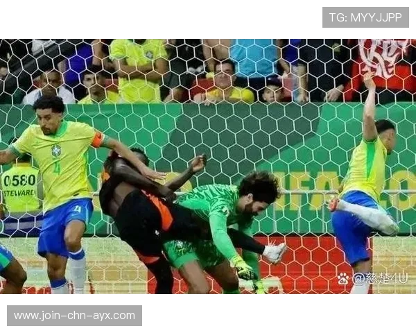 世界杯预选赛南美区竞争依旧激烈，强队保持稳定发挥