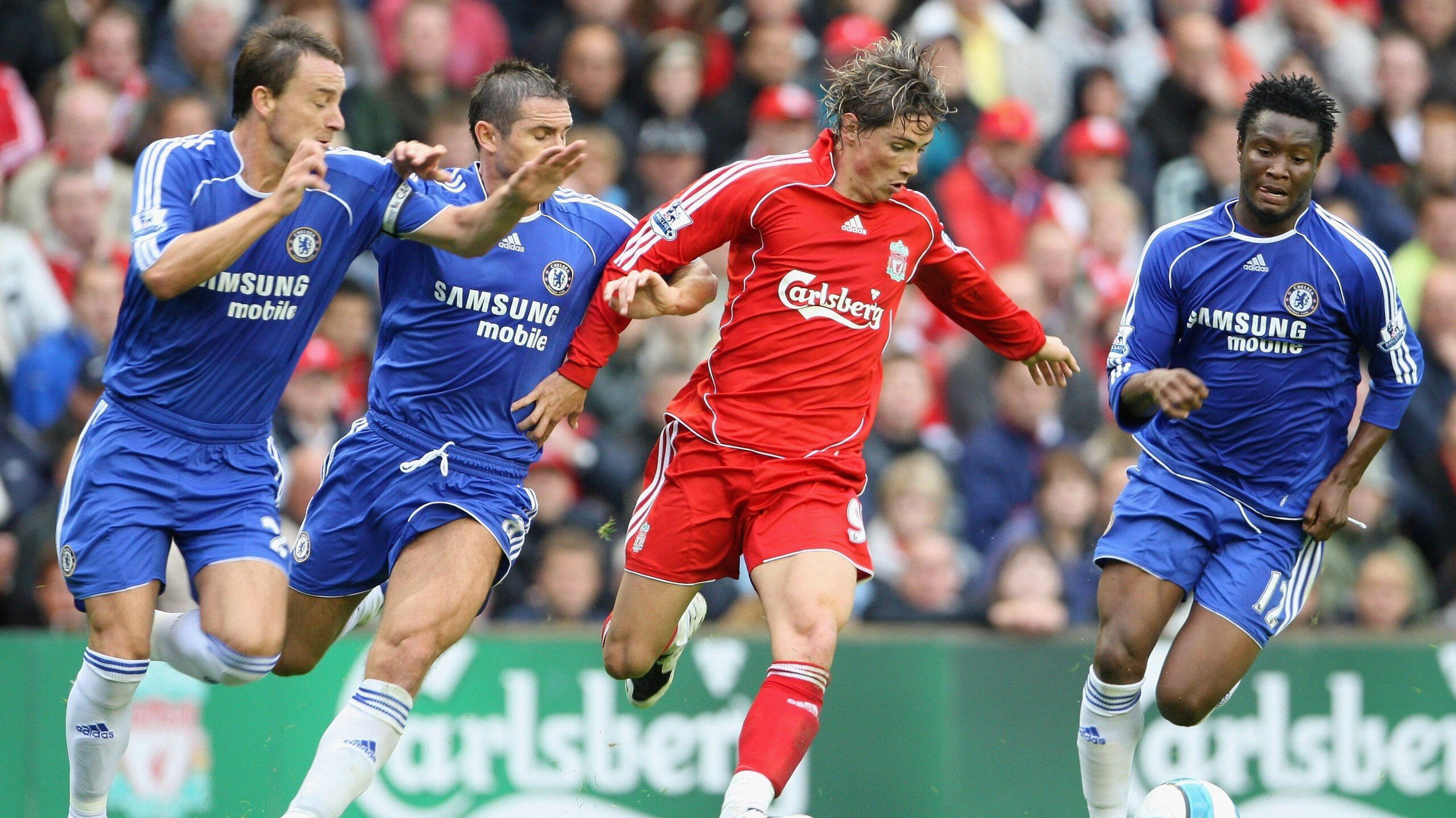 “天灾考验：极端天气中的坚韧与决心”，极端天气灾害